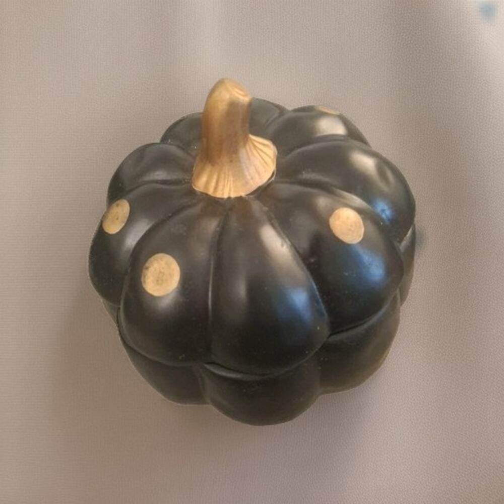 10 Strawberry Street Ceramic 8in Gold Circle Black Pumpkin Canister